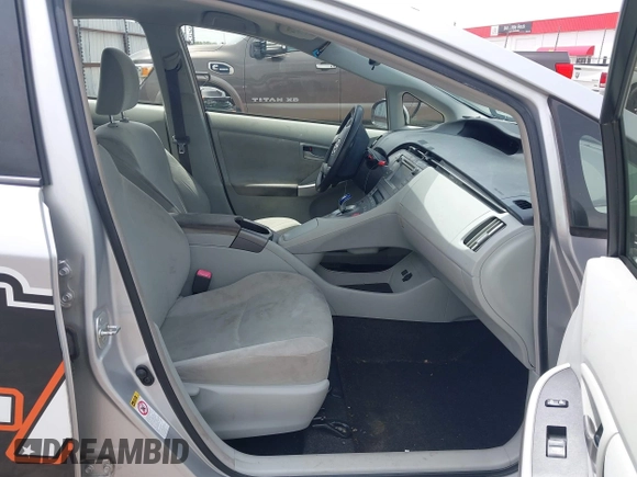 2013 Toyota Prius One z VIN JTDKN3DU3D5704663, wystawiony jako IAAI lot #42270987 z przebiegiem 169 353 mil mil oraz . Historia ofert i sprzedaży dostępna na DreamBid. Obrazek 5.