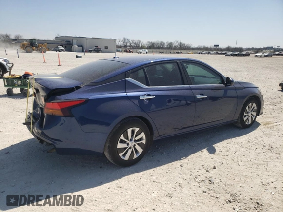 2020 Nissan Altima S with VIN 1N4BL4BVXLC260088, listed as a Copart auction lot 49124085 with 32,889 mi miles and Salvage Title. Bid and sale history available at carsss.com. Image 3.