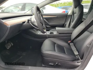 2022 Tesla Model 3 Long Range z VIN 5YJ3E1EB6NF184352, wystawiony jako Copart lot #55636845 z przebiegiem 30 891 mil mil oraz Szkody całkowita. Historia ofert i sprzedaży dostępna na DreamBid. Obrazek 7.