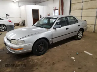 1992 Toyota Camry z VIN 4T1VK11EXNU005783, wystawiony jako Copart lot #81841964 z przebiegiem 145 948 mil mil oraz Czysty tytuł • Clean title. Historia ofert i sprzedaży dostępna na DreamBid. Obrazek 1.