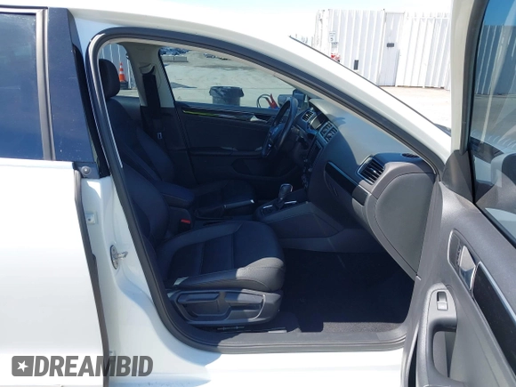 2017 Volkswagen Jetta SEL with VIN 3VWL17AJ6HM392417, listed as a IAAI auction lot 42684427 with 61,224 mi miles and . Bid and sale history available at DreamBid. Image 5.