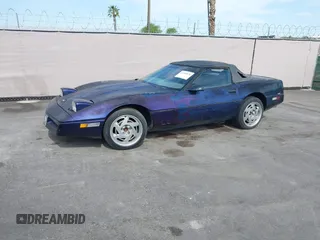 1988 Chevrolet Corvette z VIN 1G1YY3187J5105925, wystawiony jako IAAI lot #42358878 z przebiegiem 204 801 mil mil oraz . Historia ofert i sprzedaży dostępna na DreamBid. Obrazek 13.