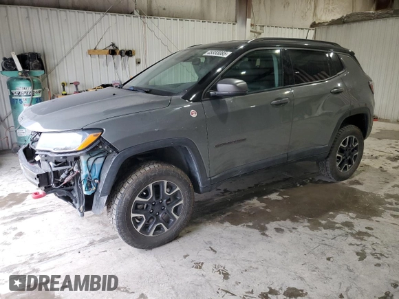 2019 Jeep Compass Trailhawk with VIN 3C4NJDDB5KT799253, listed as a Copart auction lot 45333085 with 71,780 mi miles and Salvage Title. Bid and sale history available at carsss.com. Image 1.