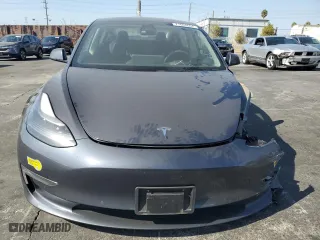 2022 Tesla Model 3 with VIN 5YJ3E1EA1NF372879, listed as a Copart auction lot 71604604 with 60,925 mi miles and Salvage Title. Bid and sale history available at carsss.com. Image 5.