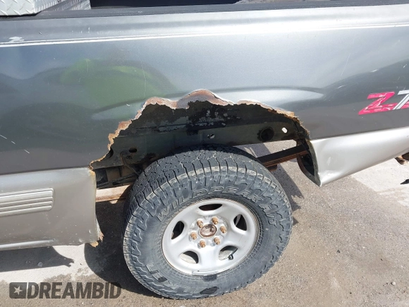 1999 Chevrolet Silverado 1500 LT with VIN 2GCEK19T5X1104064, listed as a IAAI auction lot 41875050 with 398,994 mi miles and . Bid and sale history available at DreamBid. Image 6.