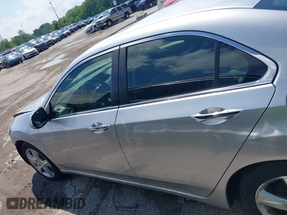 2012 Acura TSX with VIN JH4CU2F44CC016338, listed as a IAAI auction lot 42425648 with 129,090 mi miles and . Bid and sale history available at DreamBid. Image 15.