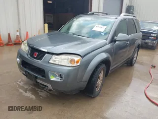 2007 Saturn VUE V6 z VIN 5GZCZ53487S838580, wystawiony jako IAAI lot #42117071 z przebiegiem 224 255 mil mil oraz . Historia ofert i sprzedaży dostępna na DreamBid. Obrazek 2.