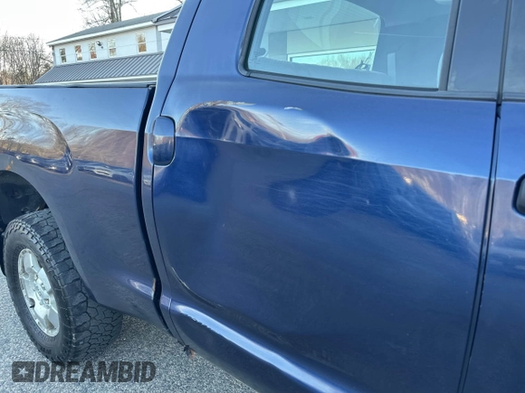 2008 Toyota Tundra 4WD Truck with VIN 5TBBV54148S506636, listed as a IAAI auction lot 42120424 with 235,971 mi miles. Bid and sale history available at carsss.com. Image 6.