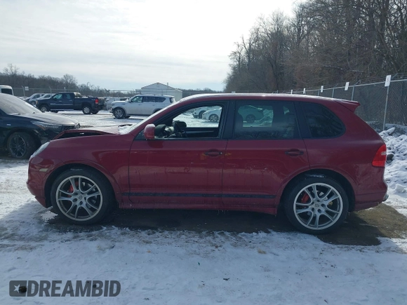 2009 Porsche Cayenne GTS z VIN WP1AD29P49LA60524, wystawiony jako IAAI lot #41364169 z przebiegiem 141 294 mil mil oraz . Historia ofert i sprzedaży dostępna na DreamBid. Obrazek 15.