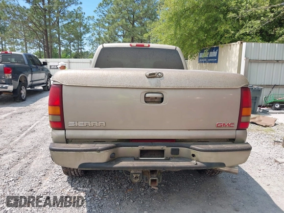 2003 GMC Sierra Denali z VIN 2GTFK69U531270072, wystawiony jako IAAI lot #42004573 z przebiegiem 240 244 mil mil oraz . Historia ofert i sprzedaży dostępna na DreamBid. Obrazek 17.