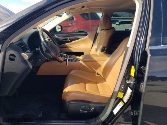 2014 Lexus LS 460 with VIN JTHBL5EF1E5132381, listed as a Copart auction lot 87682635 with 97,820 mi miles and Salvage Title. Bid and sale history available at carsss.com. Image 7.