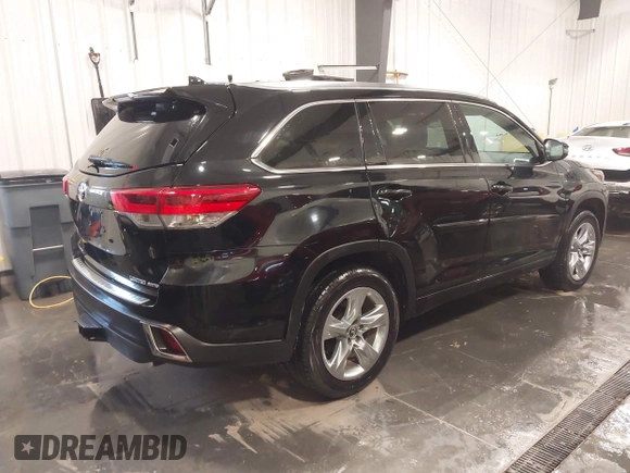2019 Toyota Highlander Limited with VIN 5TDDZRFH1KS953891, listed as a IAAI auction lot 41979987 with 159,986 mi miles and . Bid and sale history available at DreamBid. Image 4.