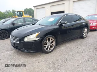 2010 Nissan Maxima SV z VIN 1N4AA5AP6AC812287, wystawiony jako IAAI lot #42359936 z przebiegiem 225 362 mil mil oraz . Historia ofert i sprzedaży dostępna na DreamBid. Obrazek 2.