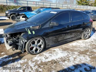 2015 Ford Focus ST with VIN 1FADP3L97FL254407, listed as a Copart auction lot 82210864 with 117,790 mi miles and Clean Title. Bid and sale history available at carsss.com. Image 1.