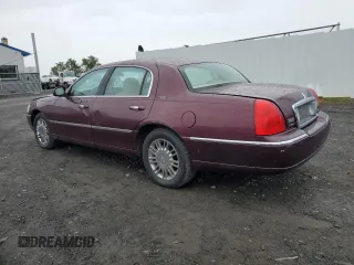 2006 Lincoln Town Car Signature Limited z VIN 1LNHM82V66Y647071, wystawiony jako Copart lot #58176045 z przebiegiem 168 075 mil mil oraz Szkoda całkowita • Salvage title. Historia ofert i sprzedaży dostępna na DreamBid. Obrazek 2.