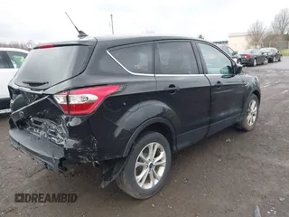 2019 Ford Escape SE with VIN 1FMCU0GD4KUA60347, listed as a IAAI auction lot 41918075 with 27,695 mi miles. Bid and sale history available at carsss.com. Image 4.