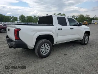 2024 Toyota Tacoma TRD Sport z VIN 3TYKE5JN9RT034258, wystawiony jako Copart lot #59153315 z przebiegiem 4773 mil mil oraz Szkoda całkowita • Salvage title. Historia ofert i sprzedaży dostępna na DreamBid. Obrazek 3.