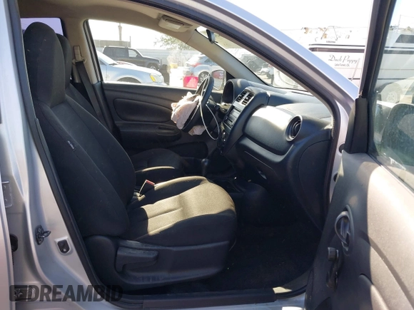 2016 Nissan Versa SV with VIN 3N1CN7AP5GL828015, listed as a IAAI auction lot 40849652 with 99,928 mi miles. Bid and sale history available at carsss.com. Image 5.