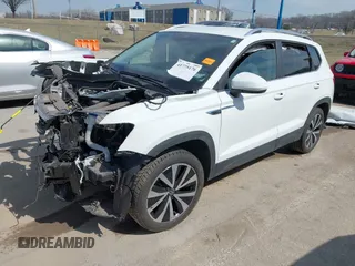 2024 Volkswagen Taos SE z VIN 3VVSX7B25RM071752, wystawiony jako IAAI lot #41775176 z przebiegiem 11 262 mil mil oraz . Historia ofert i sprzedaży dostępna na DreamBid. Obrazek 2.