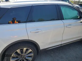 2022 Lincoln Corsair Reserve z VIN 5LMCJ2C94NUL21046, wystawiony jako Copart lot #50702365 z przebiegiem Nie podano mil oraz Szkoda całkowita • Salvage title. Historia ofert i sprzedaży dostępna na DreamBid. Obrazek 10.