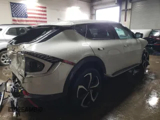 2022 Kia EV6 Wind with VIN KNDC3DLC6N5028770, listed as a Copart auction lot 43023935 with 0 mi miles and Non Repairable. Bid and sale history available at carsss.com. Image 3.