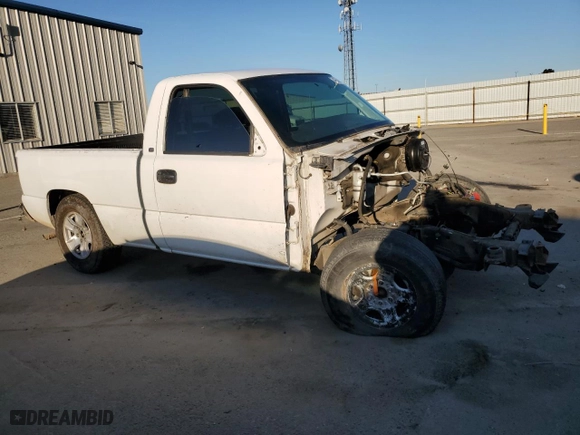 2005 Chevrolet Silverado 1500 Work Truck with VIN 1GCEC14V75Z170660, listed as a Copart auction lot 46538515 with 0 mi miles and Non Repairable. Bid and sale history available at carsss.com. Image 4.