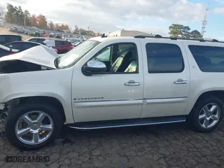 2008 Chevrolet Suburban LTZ with VIN 1GNFC16018R205694, listed as a IAAI auction lot 40937775 with 188,070 mi miles. Bid and sale history available at carsss.com. Image 14.
