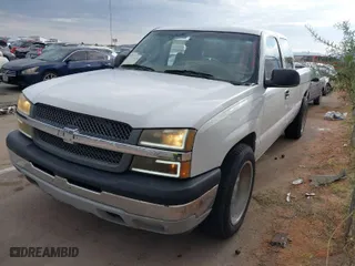 2005 Chevrolet Silverado 1500 Work Truck with VIN 1GCEC19X05Z161325, listed as a IAAI auction lot 40383750 with 174,036 mi miles. Bid and sale history available at carsss.com. Image 2.