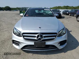 2019 Mercedes-Benz E 300 with VIN WDDZF4KB2KA552601, listed as a Copart auction lot 60702415 with 43,207 mi miles and Salvage title. Bid and sale history available at DreamBid. Image 5.