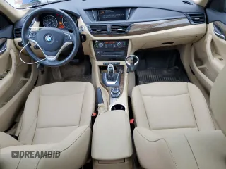 2014 BMW X1 xDrive28i z VIN WBAVL1C55EVY20446, wystawiony jako Copart lot #58672355 z przebiegiem 127 601 mil mil oraz Czysty tytuł • Clean title. Historia ofert i sprzedaży dostępna na DreamBid. Obrazek 8.