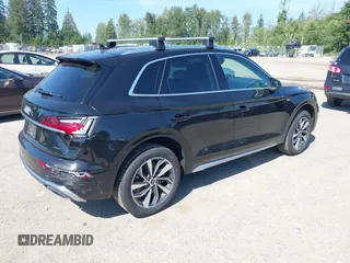 2023 Audi Q5 S line Premium Plus z VIN WA1EAAFY7P2125446, wystawiony jako IAAI lot #42374440 z przebiegiem 24 682 mil mil oraz . Historia ofert i sprzedaży dostępna na DreamBid. Obrazek 4.