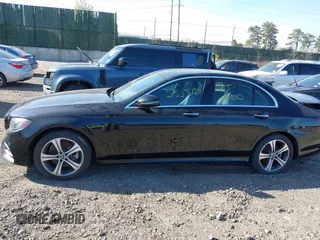 2016 Mercedes-Benz C 300 Luxury with VIN 55SWF4KB4GU146426, listed as a IAAI auction lot 41959337 with Not Provided miles and . Bid and sale history available at DreamBid. Image 13.