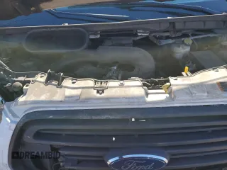 2017 Ford Transit z VIN 1FTYR2ZM2HKA16341, wystawiony jako Copart lot #45649195 z przebiegiem Nie podano mil oraz Szkoda całkowita • Salvage title. Historia ofert i sprzedaży dostępna na DreamBid. Obrazek 12.