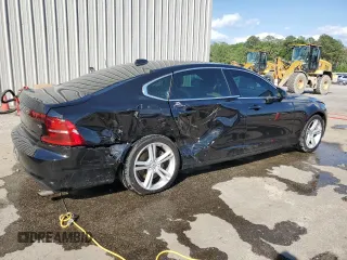 2018 Volvo S90 Momentum z VIN LVY982AK3JP023415, wystawiony jako Copart lot #54421325 z przebiegiem 99 319 mil mil oraz Szkoda całkowita • Salvage title. Historia ofert i sprzedaży dostępna na DreamBid. Obrazek 3.