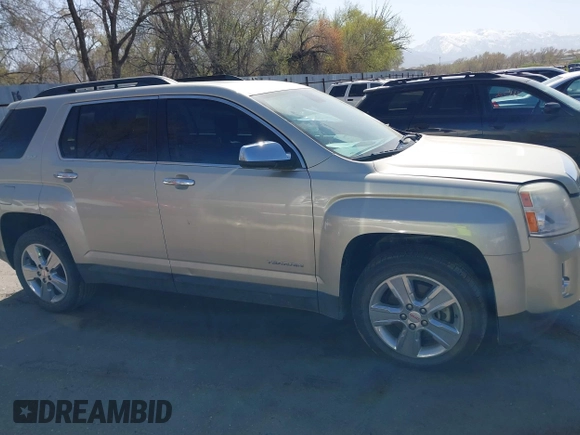 2015 GMC Terrain SLT z VIN 2GKFLXE37F6412840, wystawiony jako IAAI lot #41979504 z przebiegiem 146 744 mil mil oraz . Historia ofert i sprzedaży dostępna na DreamBid. Obrazek 12.