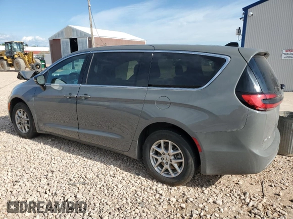 2025 Chrysler Pacifica Select z VIN 2C4RC1BG5SR504762, wystawiony jako Copart lot #59277015 z przebiegiem 20 371 mil mil oraz Czysty tytuł • Clean title. Historia ofert i sprzedaży dostępna na DreamBid. Obrazek 2.