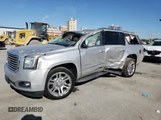 2019 GMC Yukon XL SLT with VIN 1GKS1GKC5KR409622, listed as a Copart auction lot 85703104 with 0 mi miles and Salvage Title. Bid and sale history available at carsss.com. Image 1.