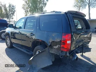 2009 Chevrolet Tahoe 2LT z VIN 1GNFC23059R186790, wystawiony jako IAAI lot #41929109 z przebiegiem 263 596 mil mil oraz . Historia ofert i sprzedaży dostępna na DreamBid. Obrazek 3.