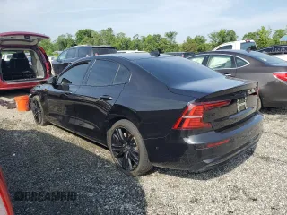 2024 Volvo S60 Plus Black Edition z VIN 7JRL12TH3RG308082, wystawiony jako Copart lot #60137305 z przebiegiem 33 904 mil mil oraz Szkoda całkowita • Salvage title. Historia ofert i sprzedaży dostępna na DreamBid. Obrazek 2.