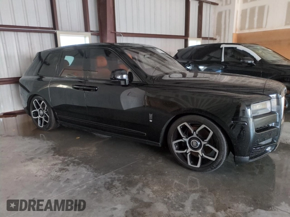 2023 Rolls-Royce Cullinan z VIN SLATV4C02PU220042, wystawiony jako Copart lot #73976404 z przebiegiem Nie podano mil oraz Nie do naprawy. Historia ofert i sprzedaży dostępna na DreamBid. Obrazek 4.