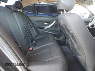 2013 BMW 3 Series 320i xDrive с VIN WBA3C3C50DF982044, выставлен на аукционе Copart как лот 57412795 с пробегом 136 085 миль миль и Списание • Salvage title. История ставок и продаж доступна на DreamBid. Изображение 10.