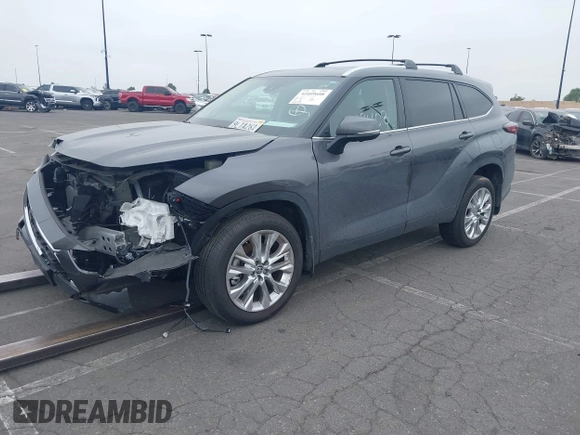 2024 Toyota Highlander LE z VIN 5TDKDRAH7RS534256, wystawiony jako IAAI lot #41609608 z przebiegiem 6 255 mil mil oraz . Historia ofert i sprzedaży dostępna na DreamBid. Obrazek 2.