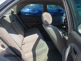 2001 Toyota Camry CE z VIN 4T1BG22K01U053432, wystawiony jako IAAI lot #42257822 z przebiegiem 128 610 mil mil oraz . Historia ofert i sprzedaży dostępna na DreamBid. Obrazek 8.