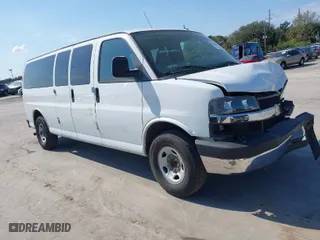 2013 Chevrolet Express Passenger LT with VIN 1GAZG1FG1D1192177, listed as a IAAI auction lot 41521801 with 100,323 mi miles. Bid and sale history available at carsss.com. Image 1.