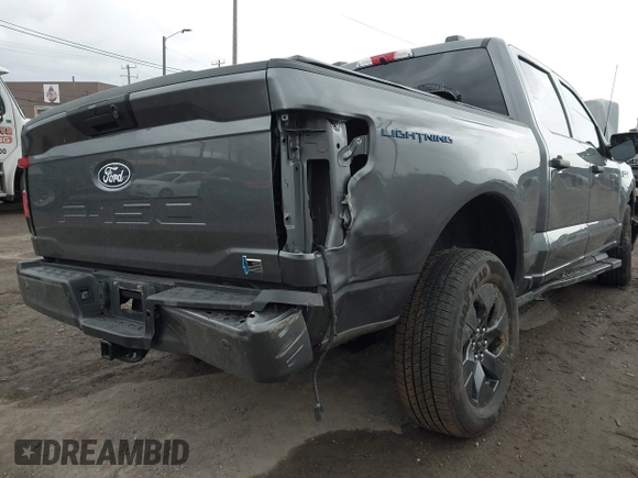 2024 Ford F-150 Lightning XLT z VIN 1FTVW3LK0RWG14334, wystawiony jako IAAI lot #41856218 z przebiegiem 2 037 mil mil oraz . Historia ofert i sprzedaży dostępna na DreamBid. Obrazek 21.