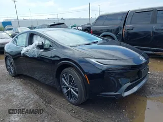2024 Toyota Prius LE z VIN JTDADABU6R3018951, wystawiony jako IAAI lot #42213954 z przebiegiem 3 353 mil mil oraz . Historia ofert i sprzedaży dostępna na DreamBid. Obrazek 1.