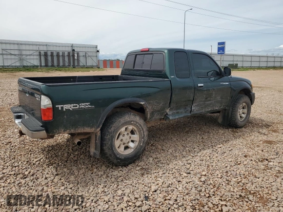 2000 Toyota Tacoma with VIN 4TAWN72N8YZ677345, listed as a Copart auction lot 61096865 with 217,590 mi miles and Clean title. Bid and sale history available at DreamBid. Image 3.