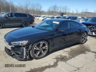 2023 Audi e-tron GT Premium Plus z VIN WAUCJBFW9P7000711, wystawiony jako Copart lot #47349234 z przebiegiem 4714 mil mil oraz . Historia ofert i sprzedaży dostępna na DreamBid. Obrazek 1.