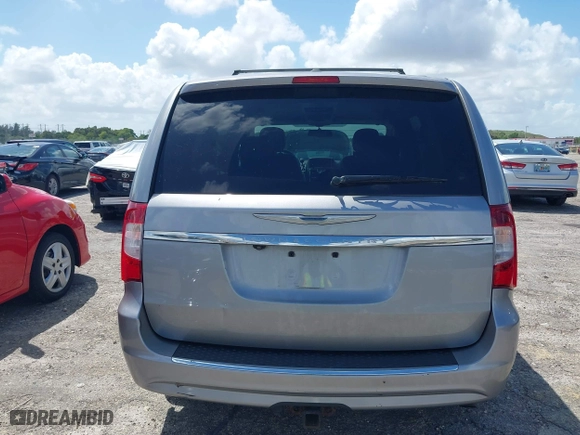 2014 Chrysler Town & Country Touring with VIN 2C4RC1BG6ER463885, listed as a IAAI auction lot 41943602 with 154,815 mi miles. Bid and sale history available at carsss.com. Image 16.