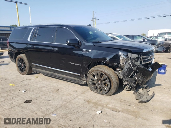 2021 GMC Yukon XL SLT with VIN 1GKS2GKD7MR451511, listed as a Copart auction lot 69013344 with 123,317 mi miles and Salvage Title. Bid and sale history available at carsss.com. Image 4.